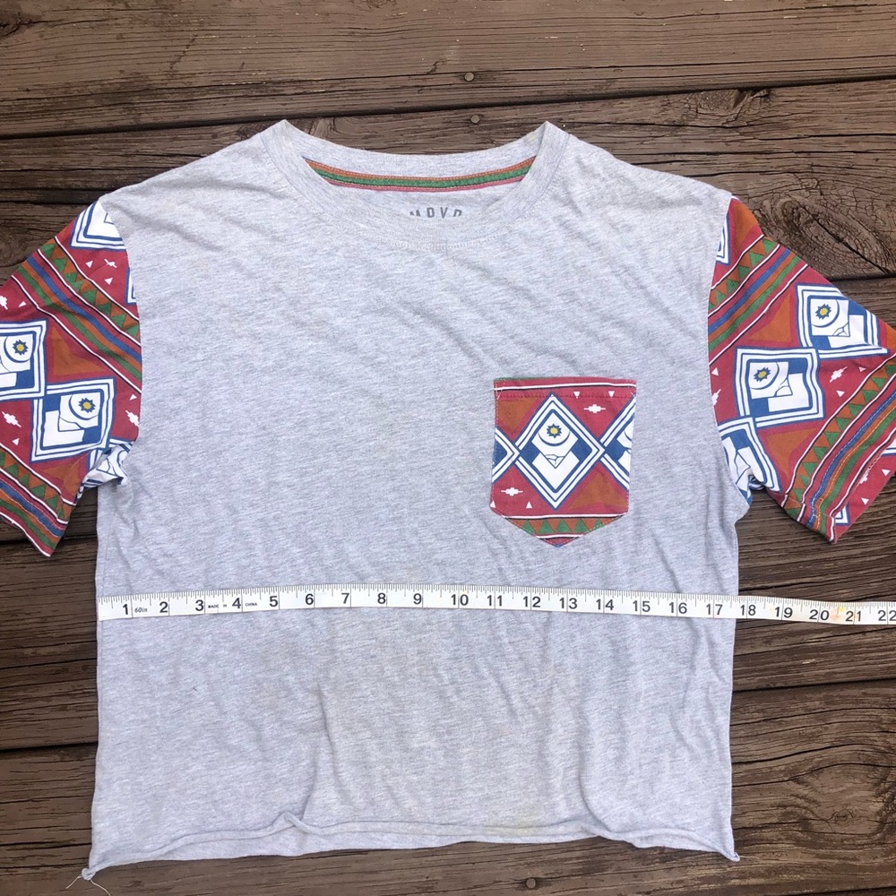 graphic tee - Picture 3 of 5